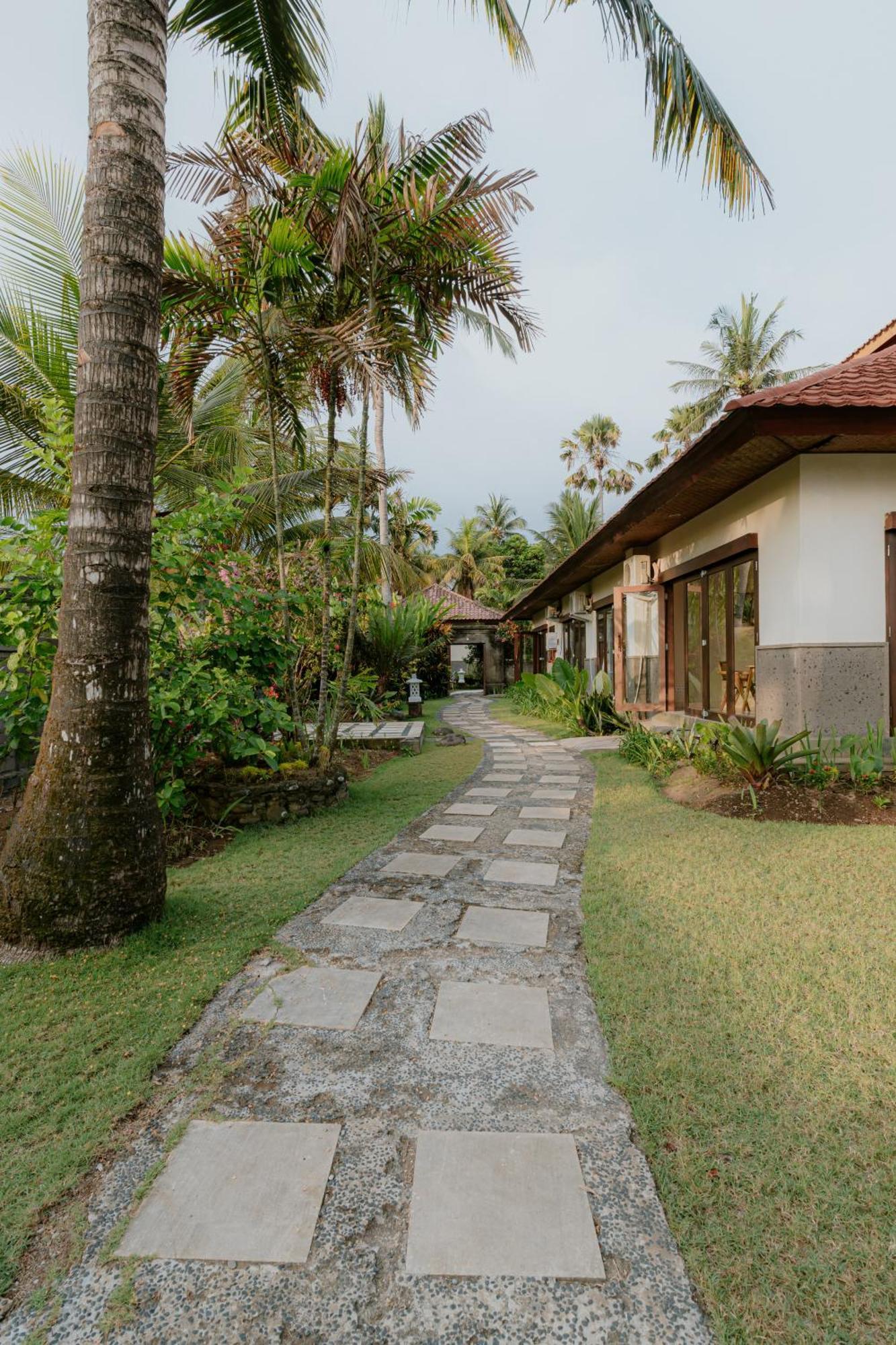 Bali Hai Island Resort Pekutatan  Exterior photo