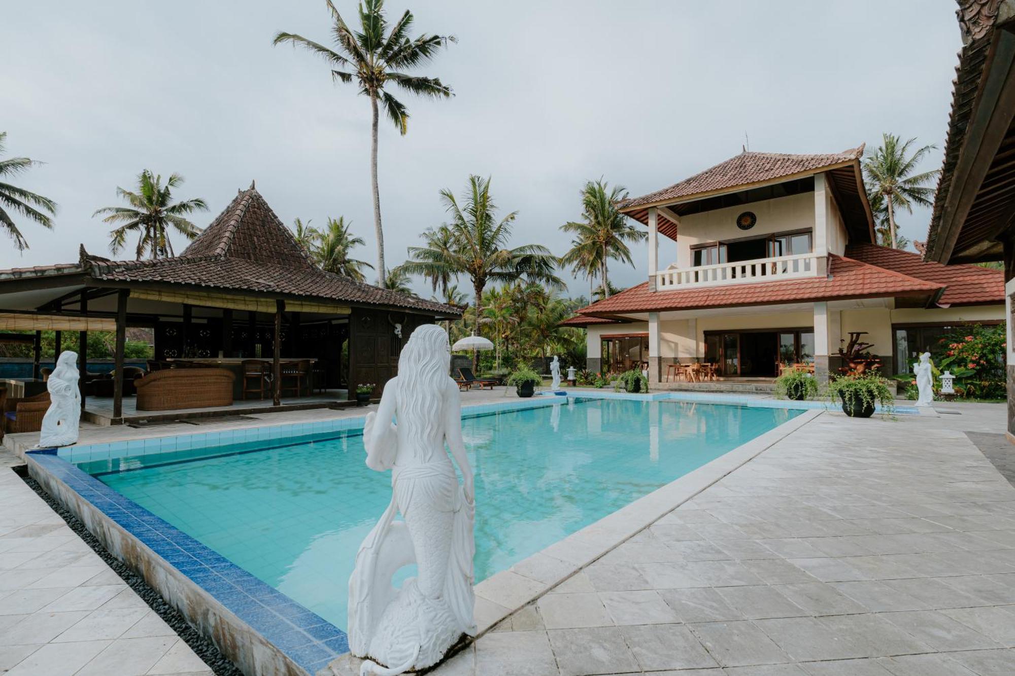 Bali Hai Island Resort Pekutatan  Exterior photo